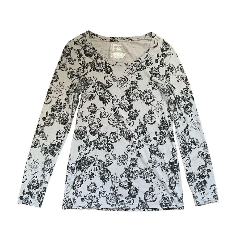No Boundaries Black and Gray Rose Blouse: Y2K, Modern